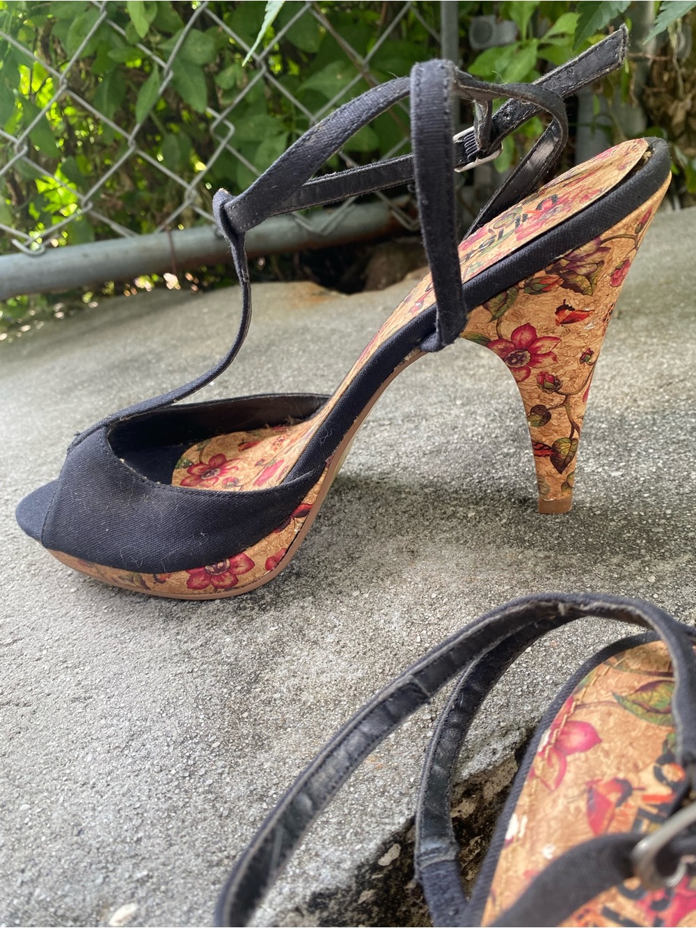 Vintage Unlisted by Kenneth Cole Black Floral Art Deco Cork Heels - VIP Lounge